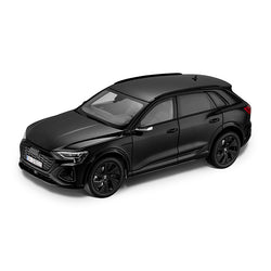 Audi Q8 e-tron, Myth Black Model Car